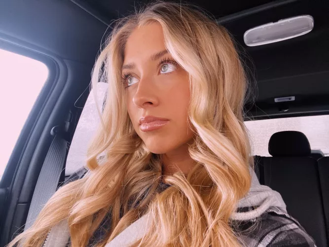 Pouty. by toothlesswonder321