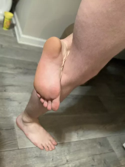 POV: you’re about to lick my foot from heel to toe by hottubsexmachine18