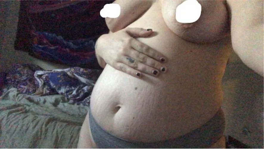 Pregnant 🤰 by Hunnybunniezzzz