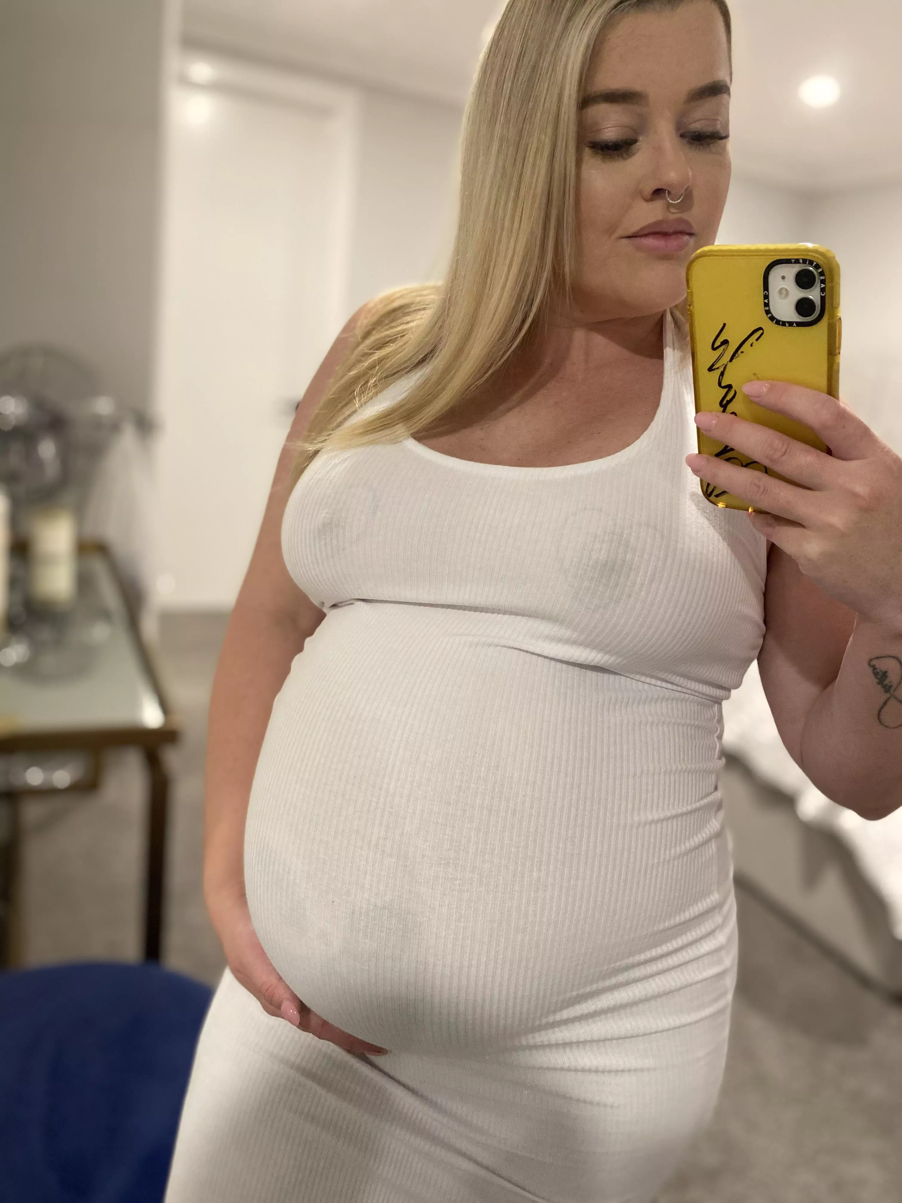 Pregnant and braless is the best way to be posted by blondenpregnant
