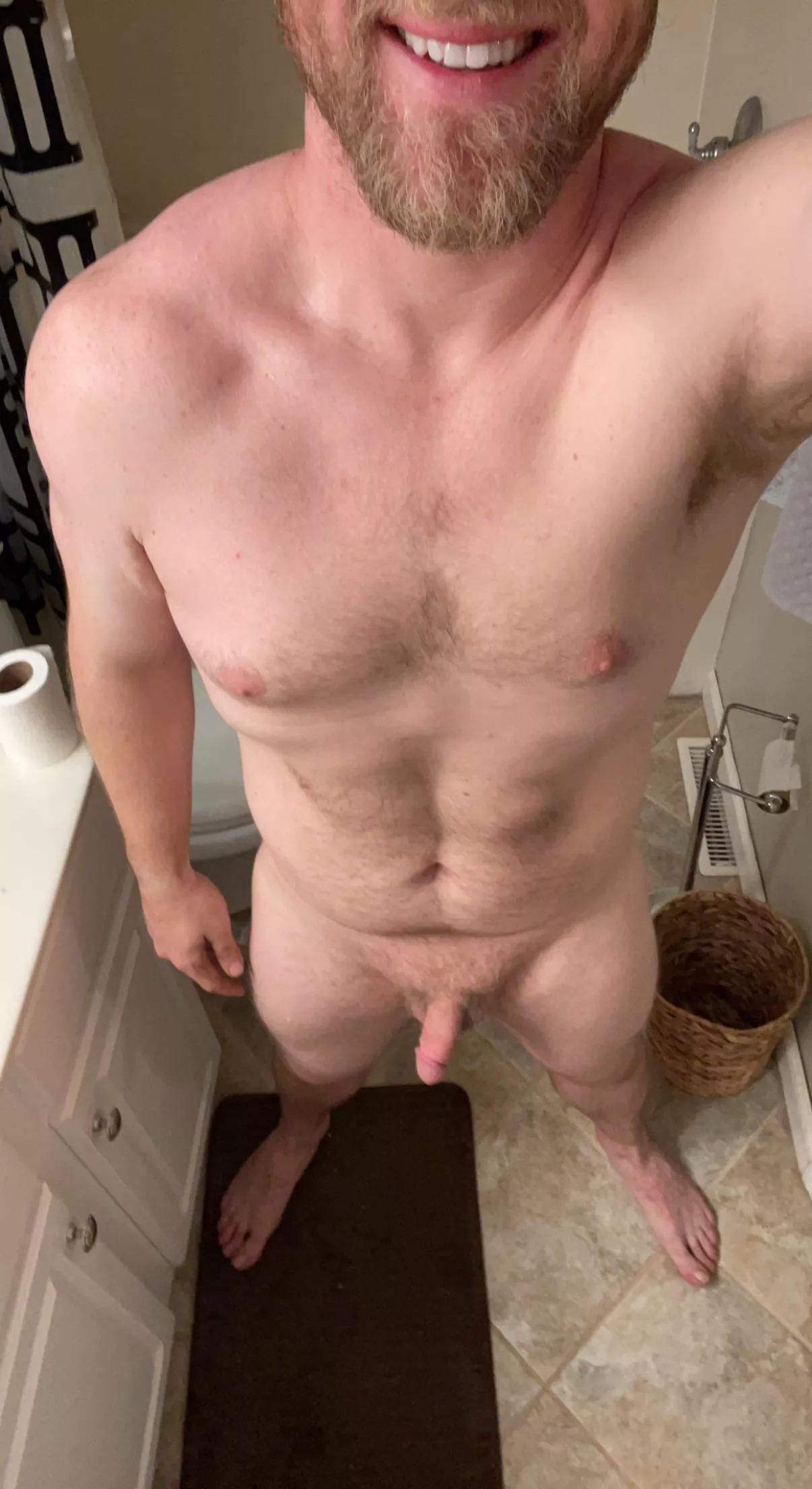 Pre-shower selfie posted by AlphaGW