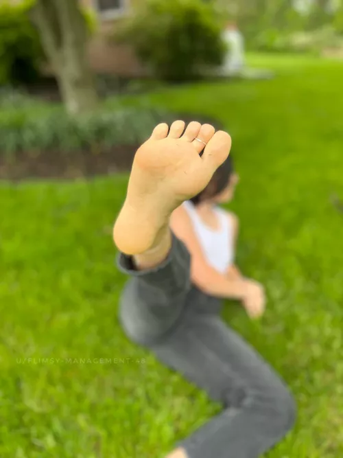 Press face here ⬇️ by Flimsy-Management-48