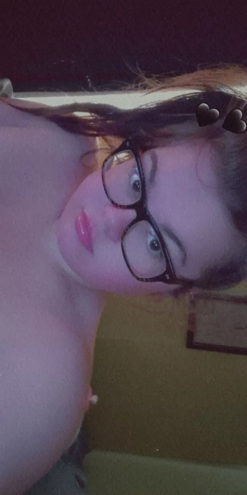 pretty babe by chubbyteencutie