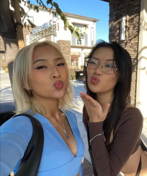 pretty bffs by brownsoul85