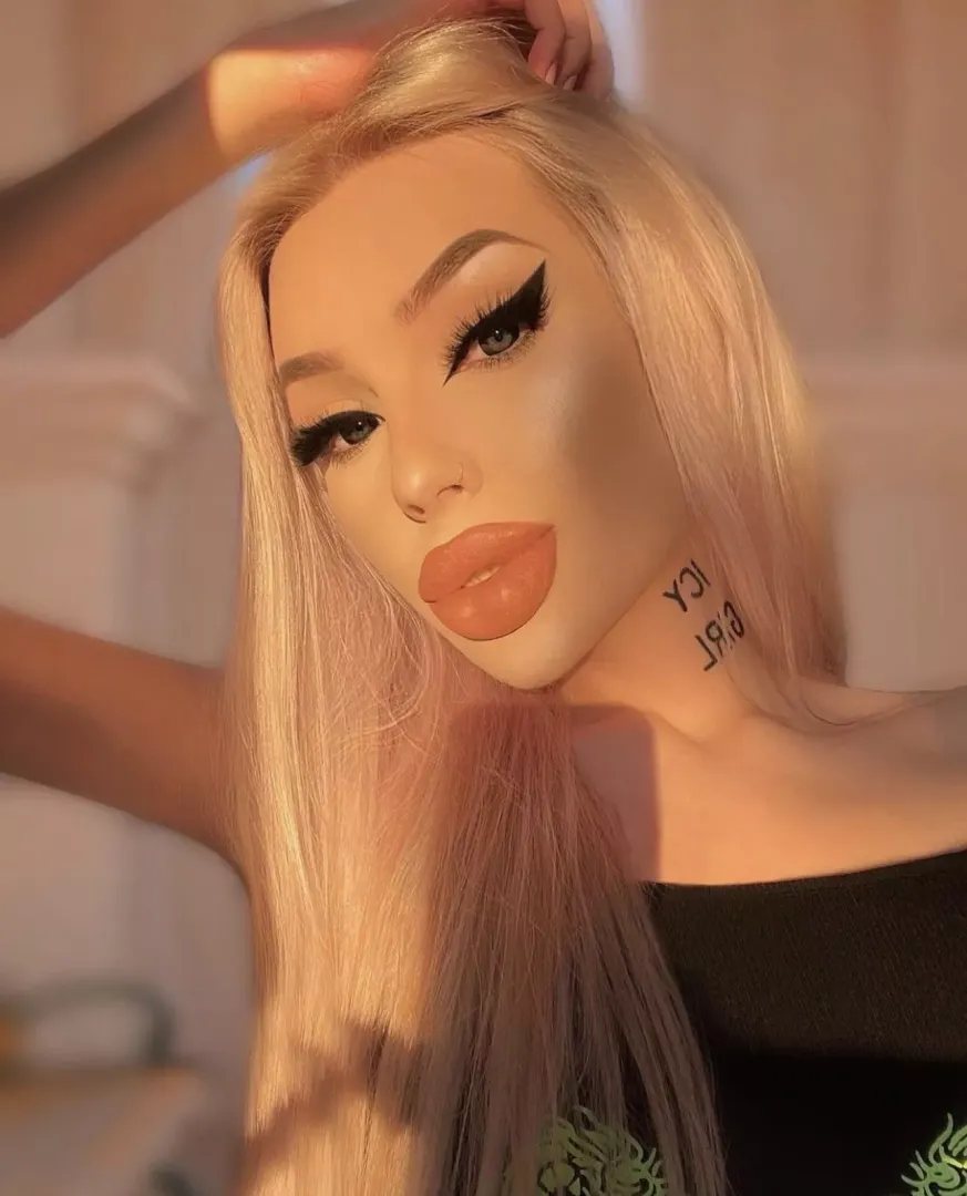 pretty bo$$ 😈✨ posted by charlotteventurax