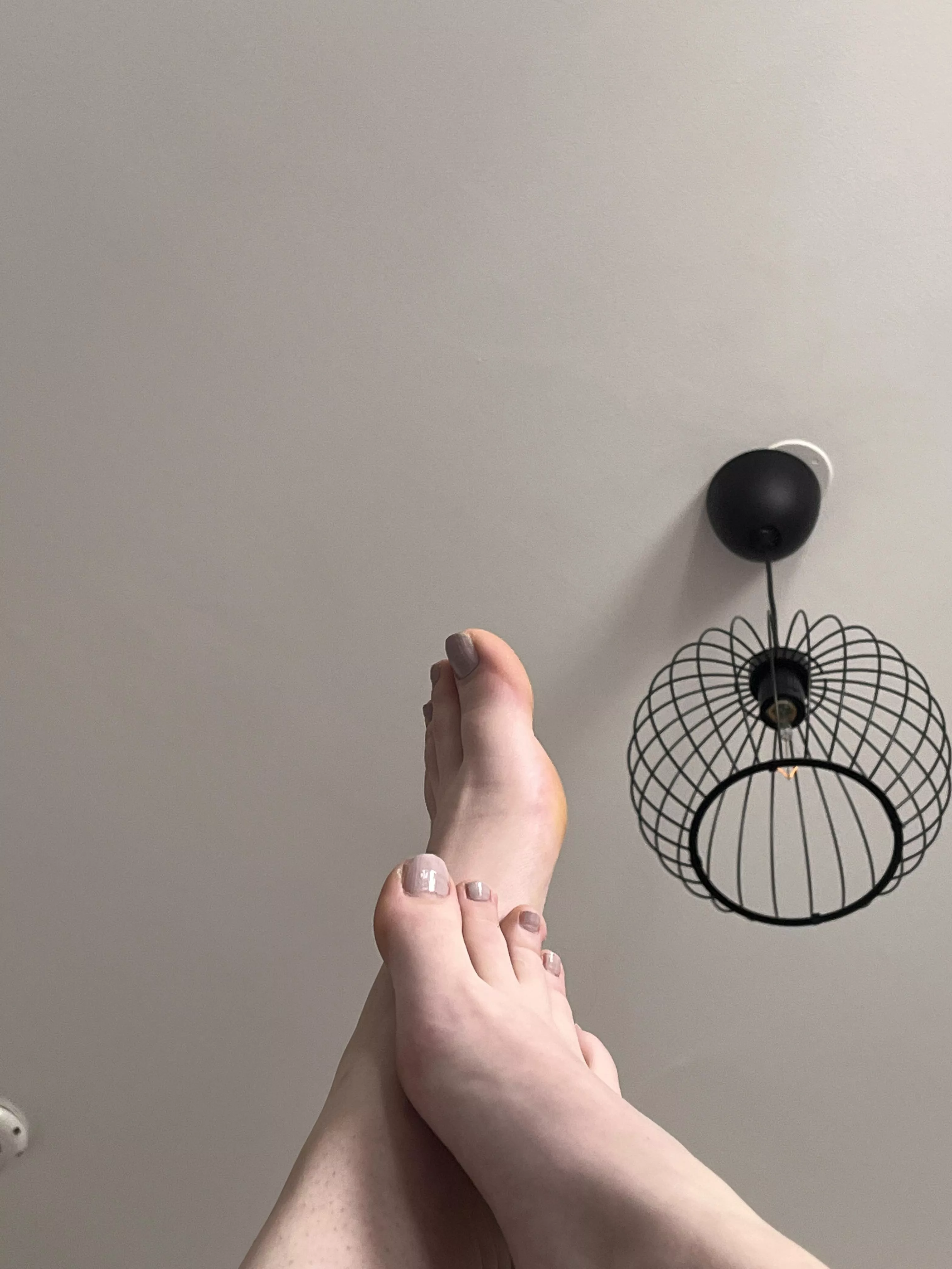 Pretty feet posted by Thatgirlsarah_