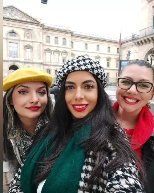 Pretty French Brunettes by pnsxl