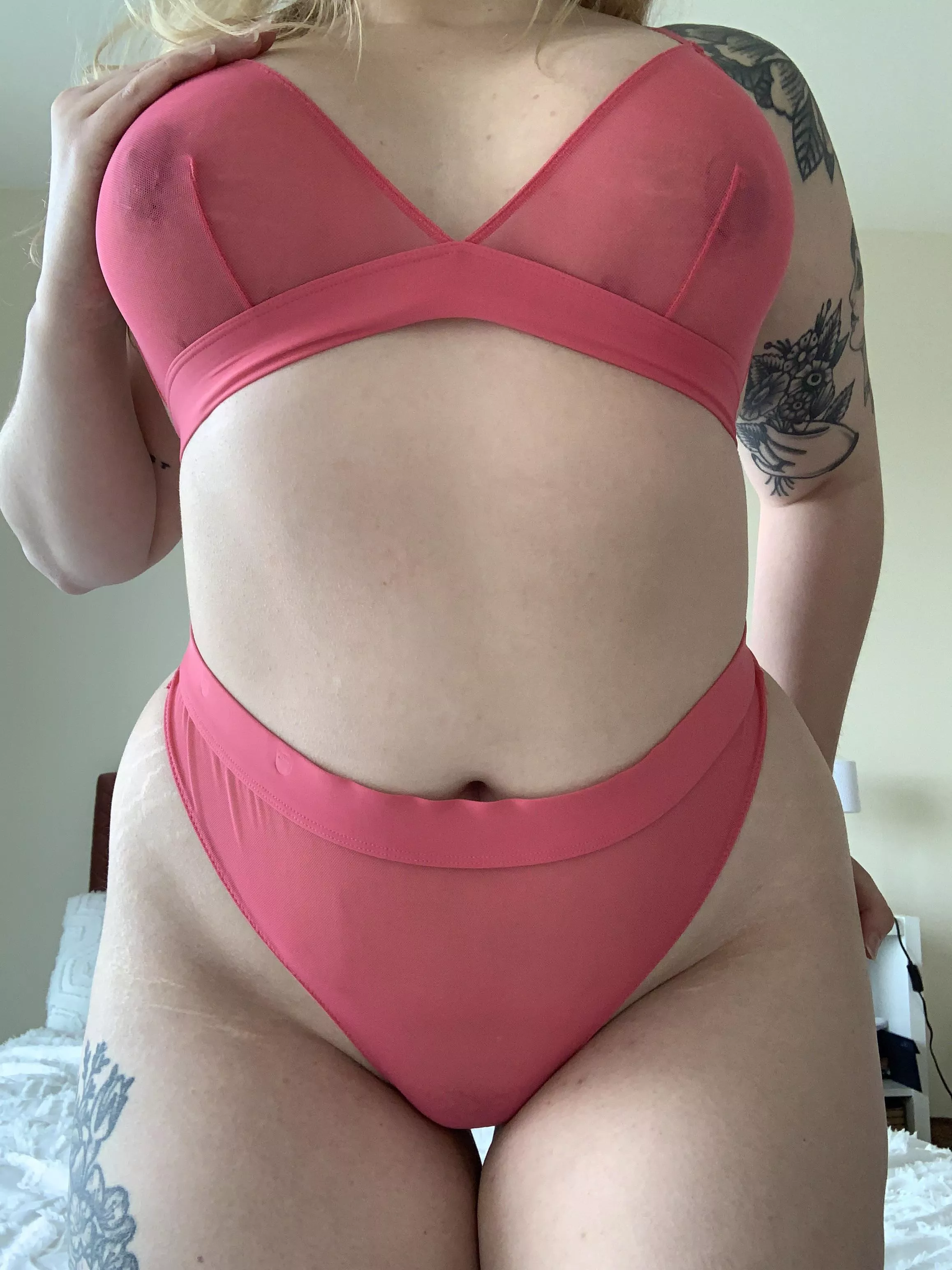 pretty in pink posted by courtneyalicex