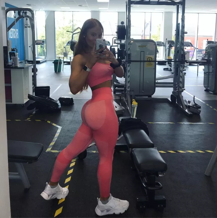 Pretty in pink posted by fitnessredhead