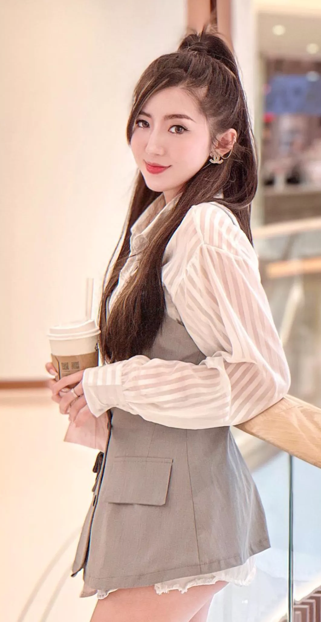 Pretty little smile posted by brownsoul85