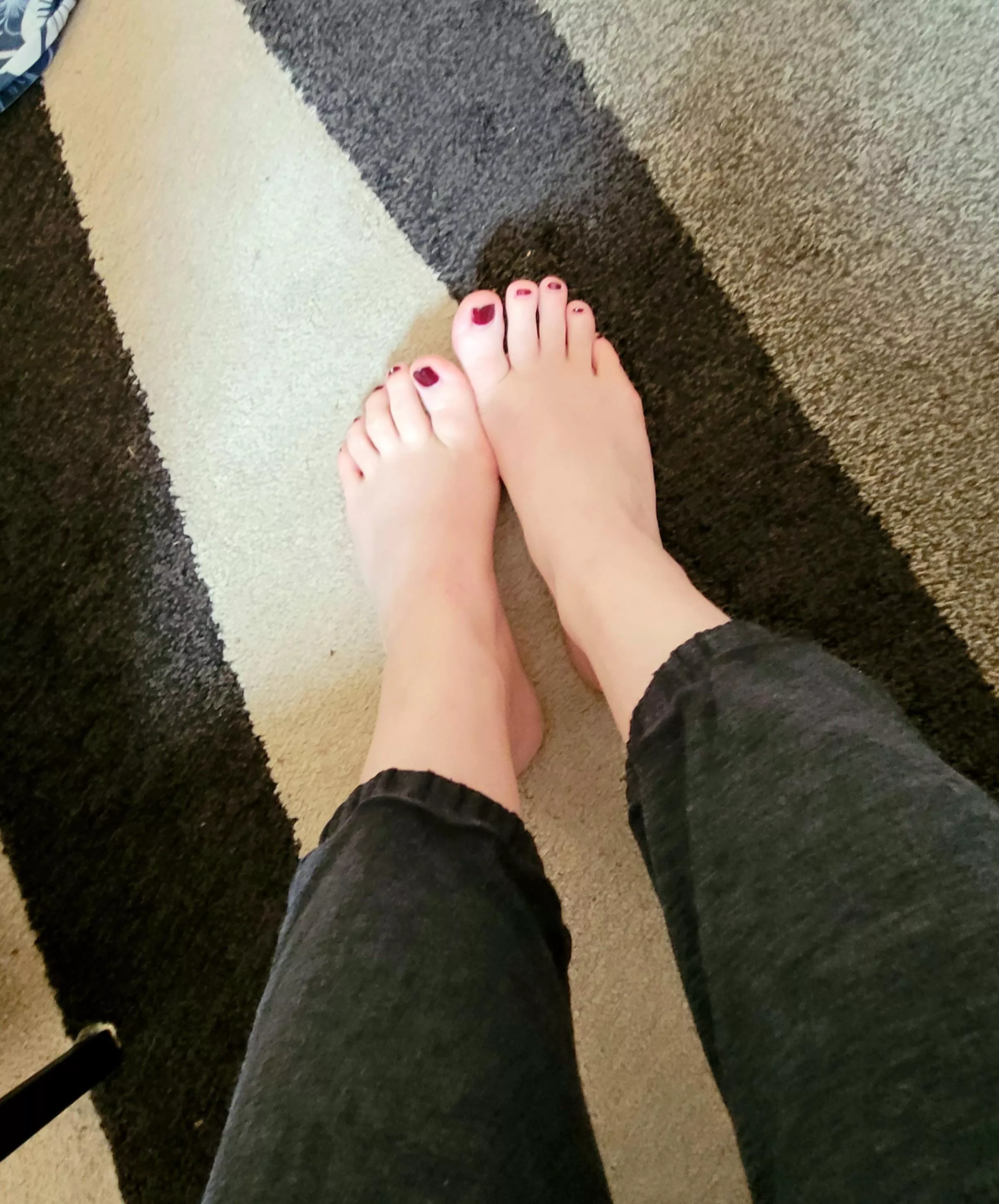 Pretty pale feet 😍 posted by milkmama128