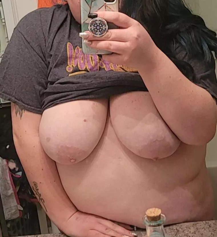 pretty shy to post pics like this 🥺👉👈 posted by skullsandthings_4415