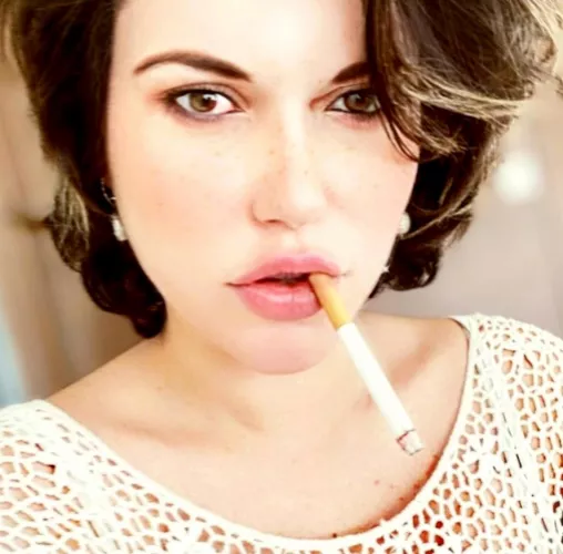 pretty smoker by loveandhappiness247