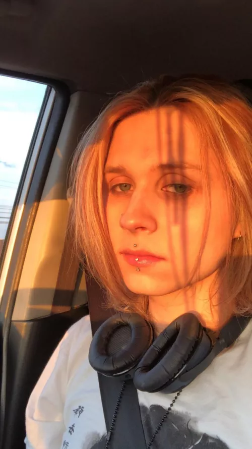 Pretty sunset :) meanie stare >:( by Express_Cheetah1139