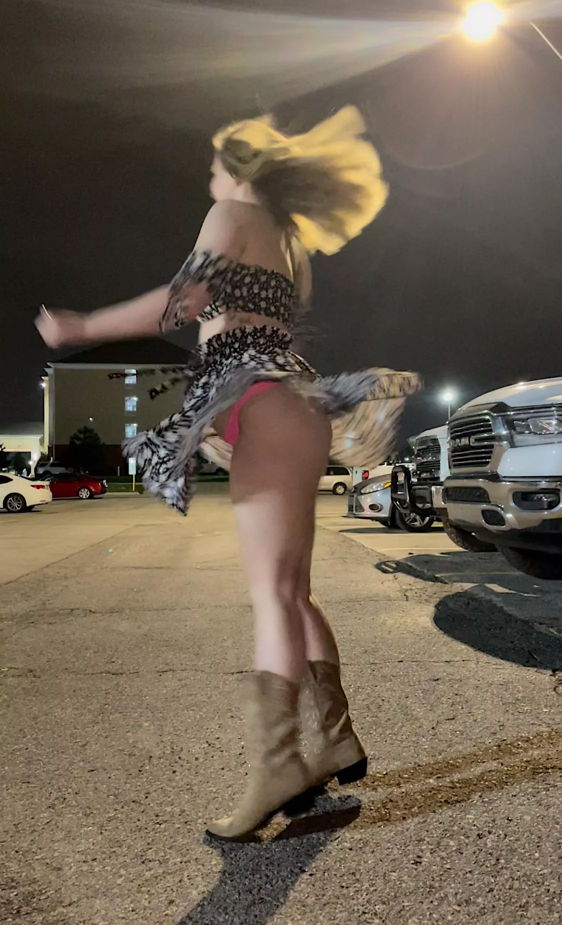 Pretty, thick legs! posted by itssbeebaby69