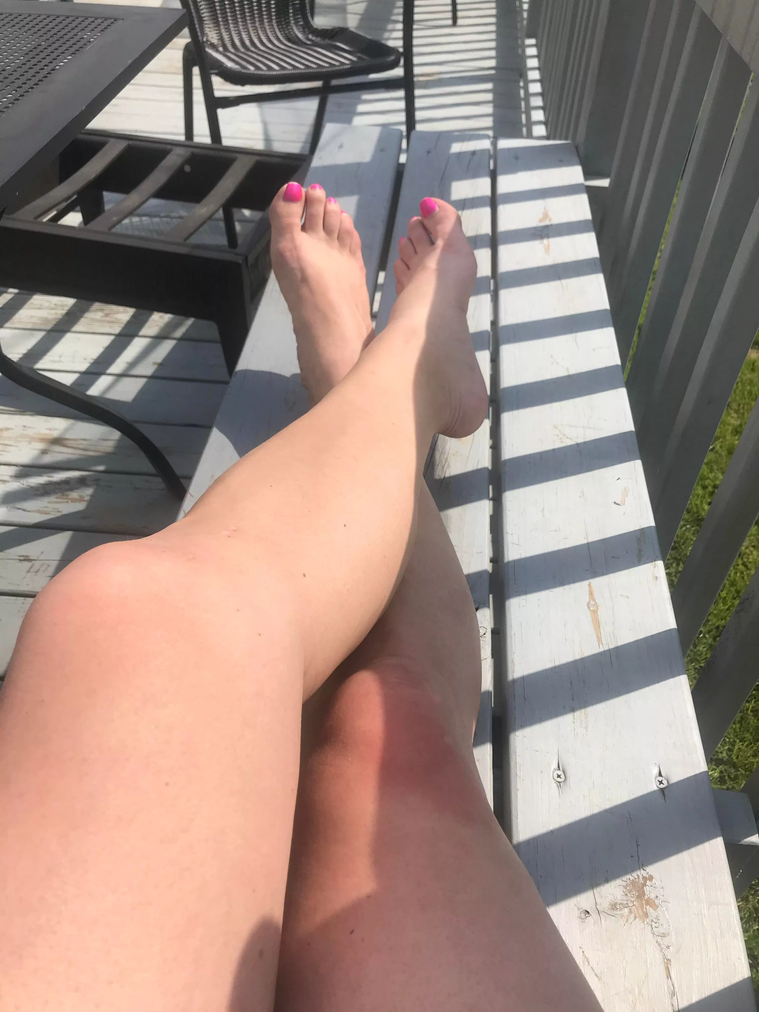 Pretty toes in the sun posted by EveWilliams3383