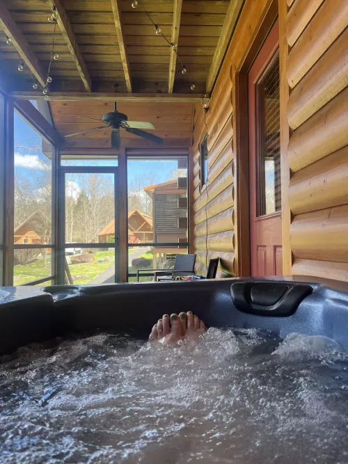 pretty view of pretty toes by bbwcherrybomb