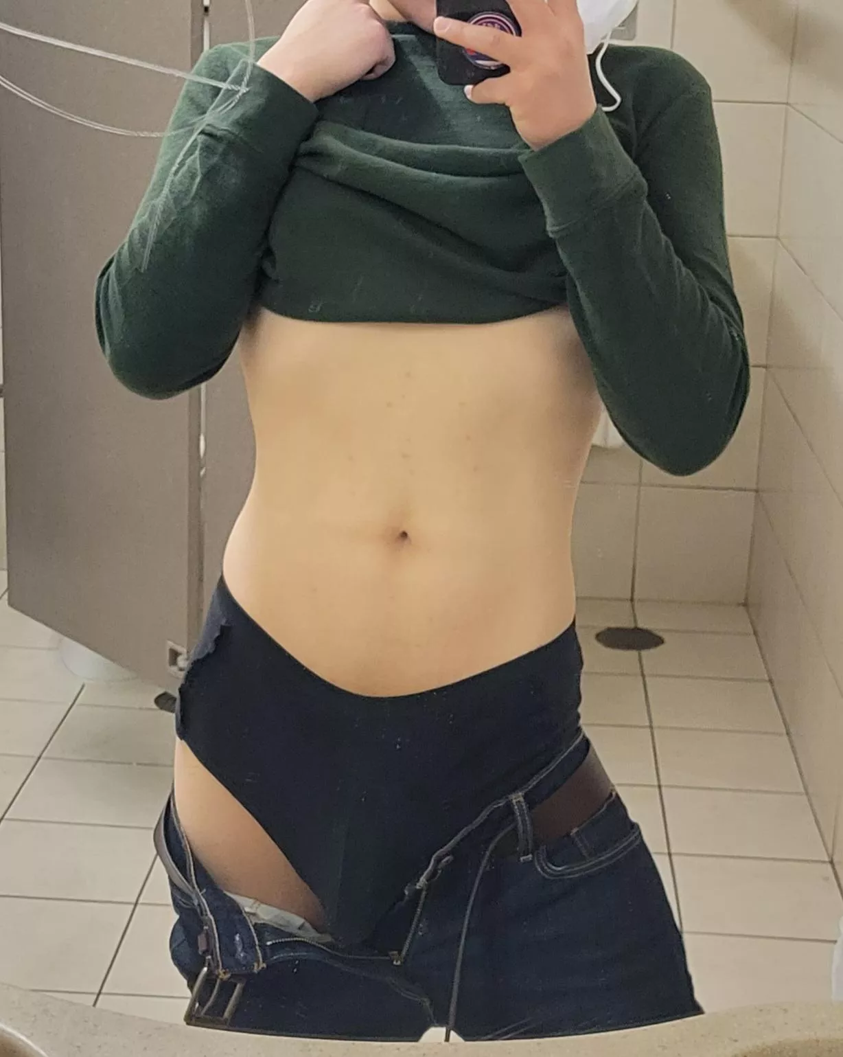 probably gonna delete if this flops 😚 posted by throwaway4hetero