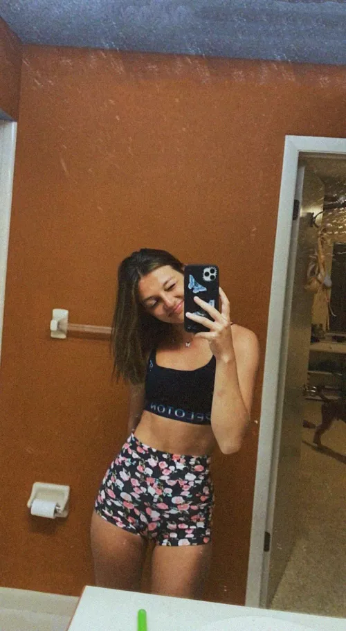 progress pic✌️✌️ by Fit_Refuse_2702