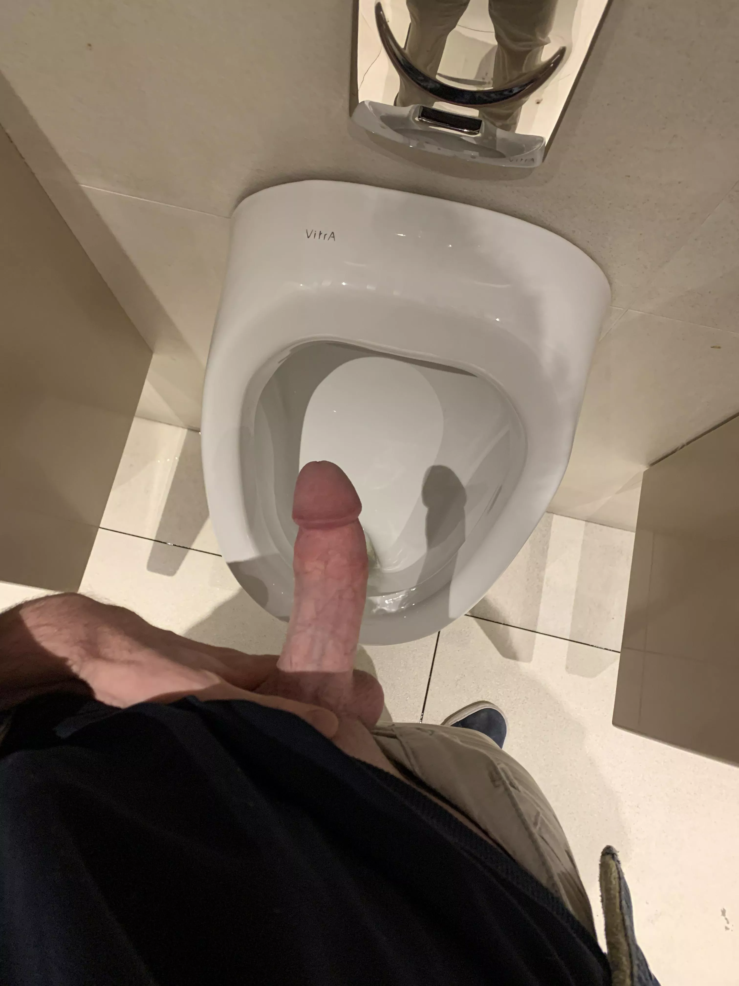 public restroom👅👅 posted by rurogrime
