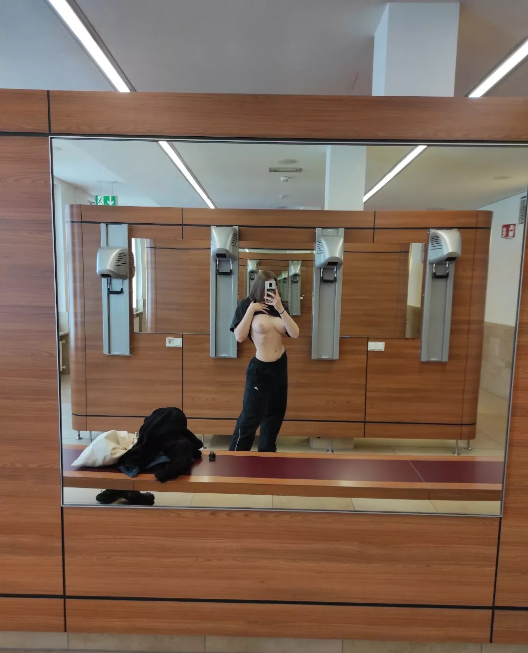 public swimming pool;) posted by itizzlu