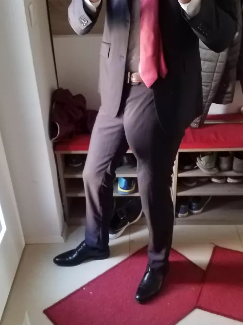 Pull it out and start sucking my huge cock by uporabnik1234