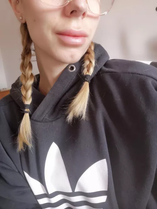 pull my braids by Tallgirlbianca