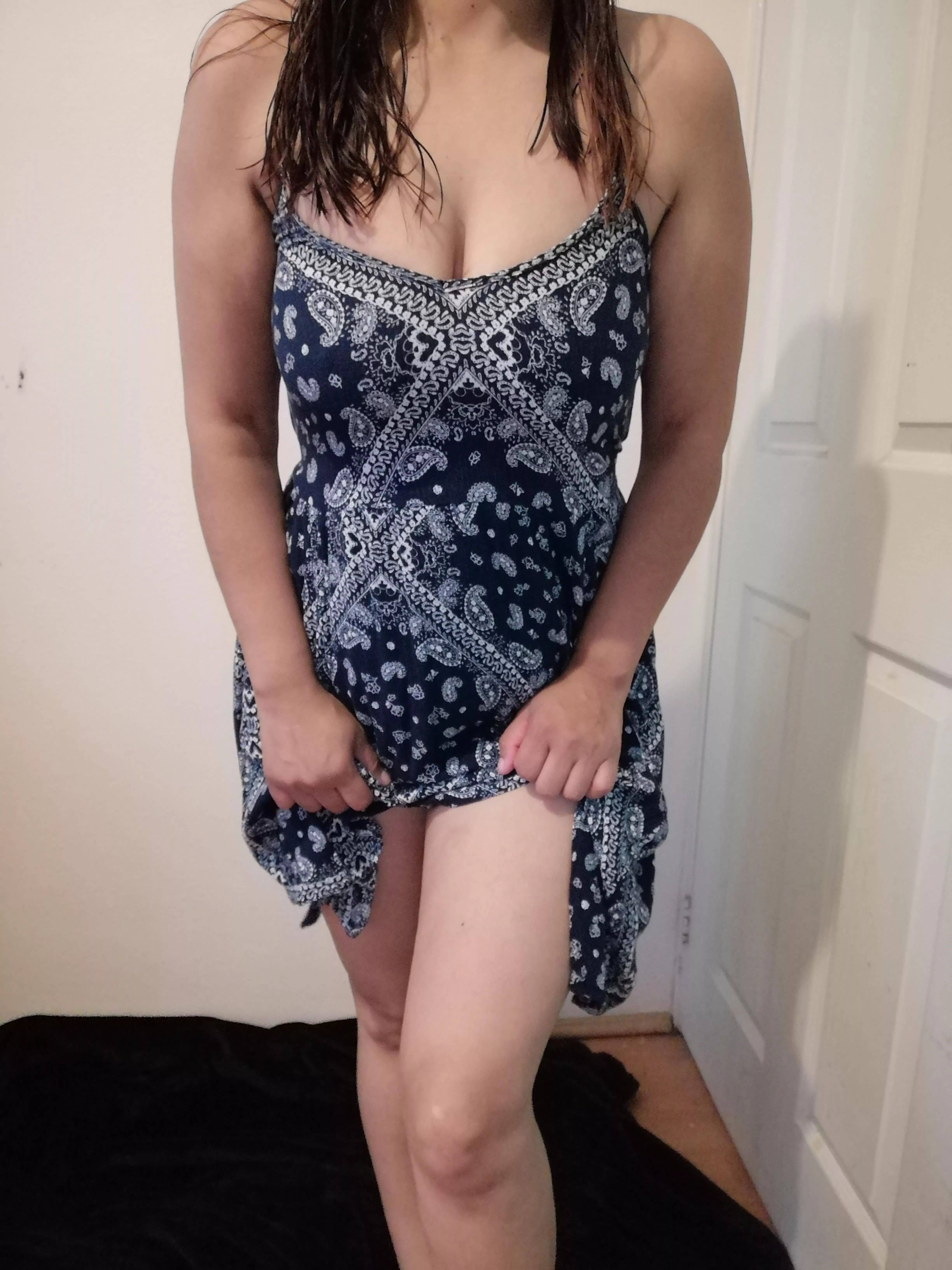 pull up my dress posted by Azulconfesiones