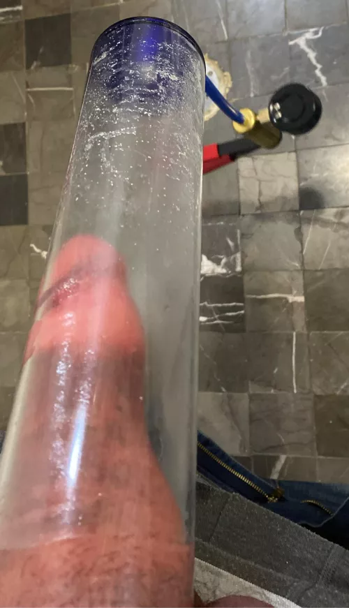 Pump while weighting :) by lovepornmexican