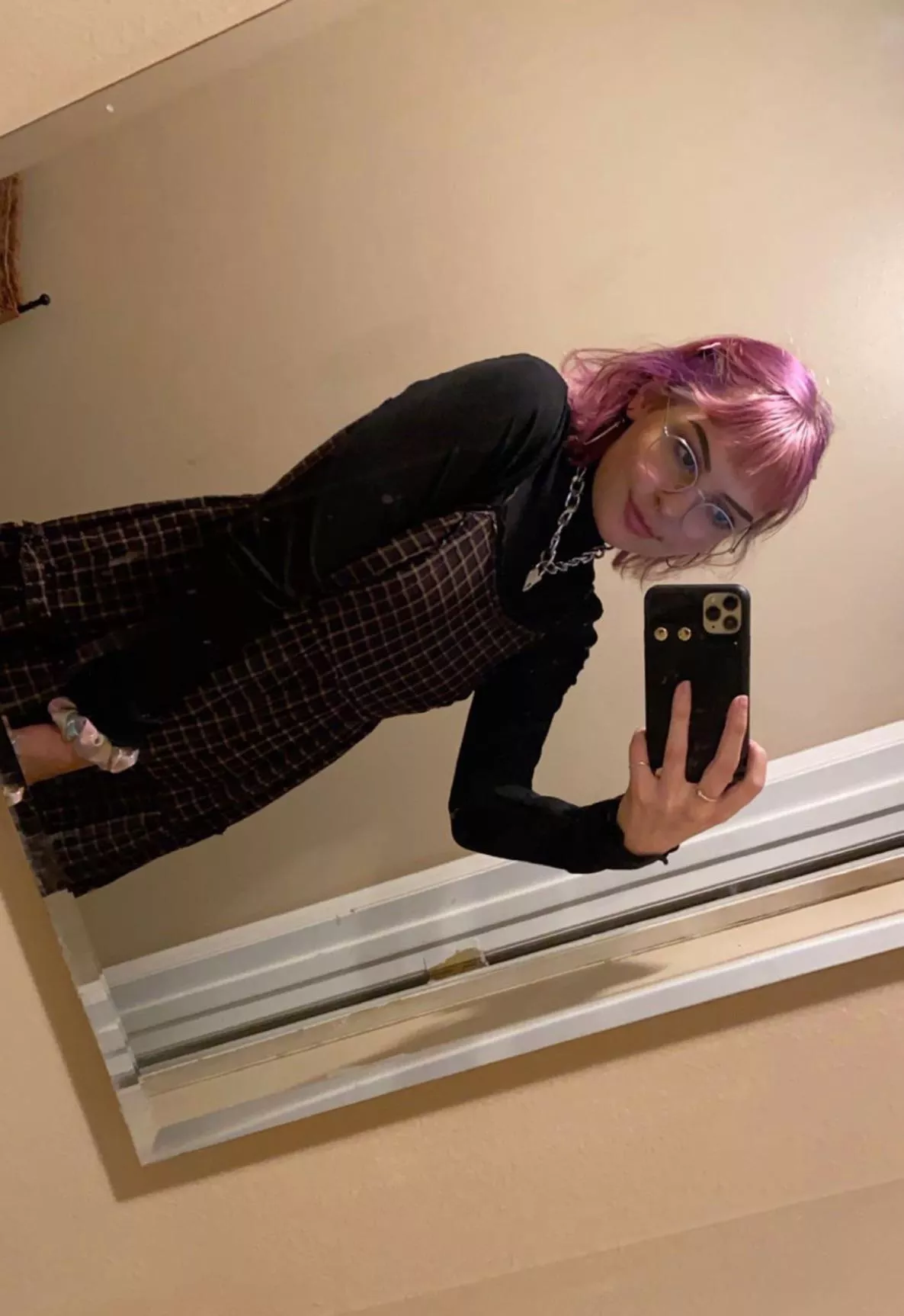 Purple haired cutie coming through! posted by stinkycatty