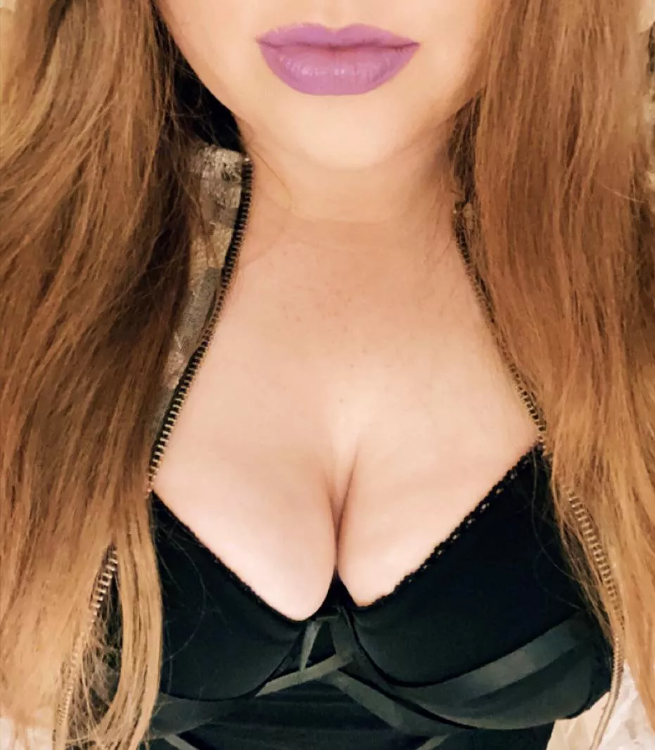 Purple lips. posted by iwhine4wine