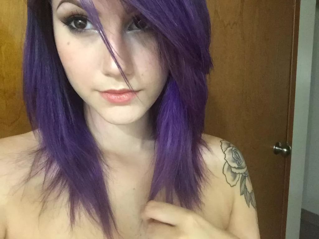 Purple Selfie?? posted by twinrufous