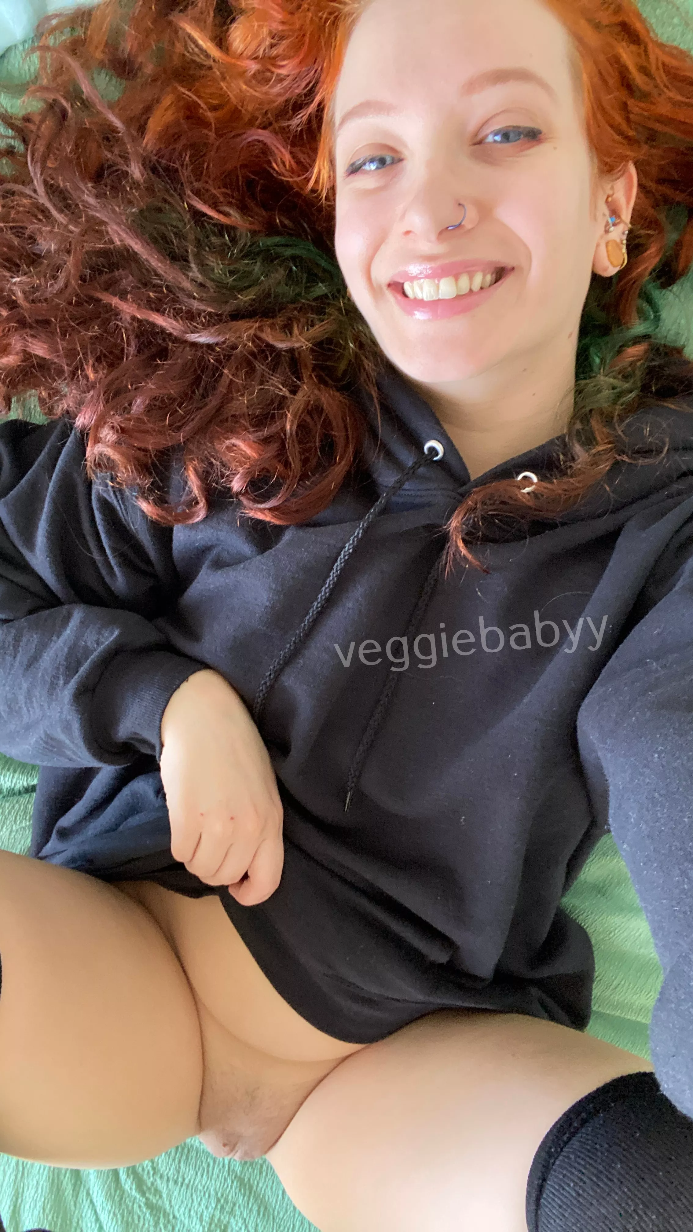 pussy and a smile :) posted by veggiebabyy