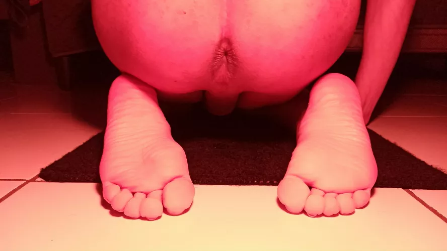 Put your cum here please by ExerciseMysterious99