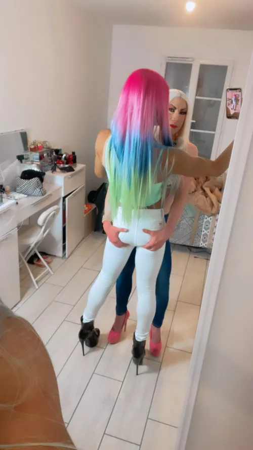 Put your hands on the best place 😈😈 by 2CDSLUTS