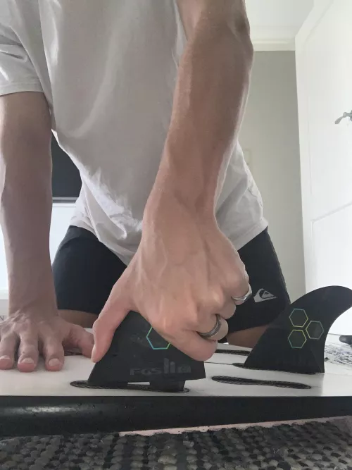 Putting new fins in my board ✌🏽 by AussieDanx