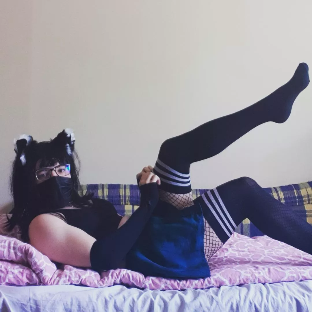 Putting on my tights :3 posted by CuteLittleBoi