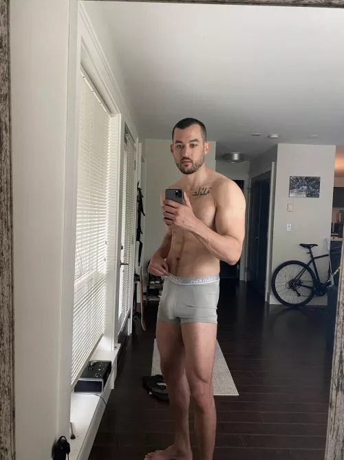 Quads & bulge 💪🏽 by Justinbarberfit