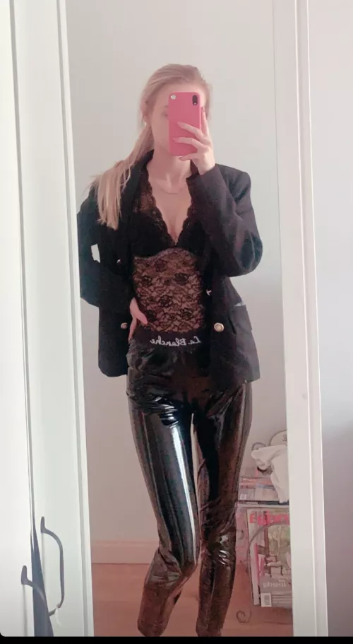 Queen 🔥😈 by AntonF13