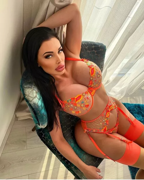 Queen Aletta 👑 by BimboSimp