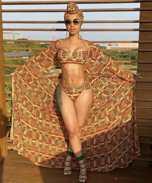 Queen by CollectPesos