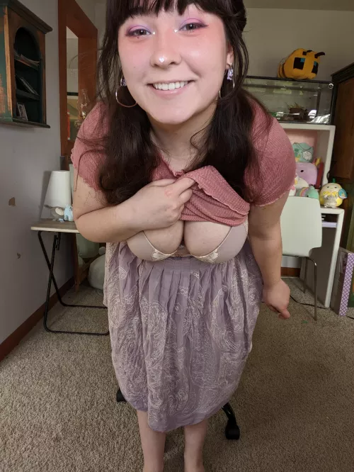 Quick peak under my top for your day 😘😘 by DelilahTheBaker