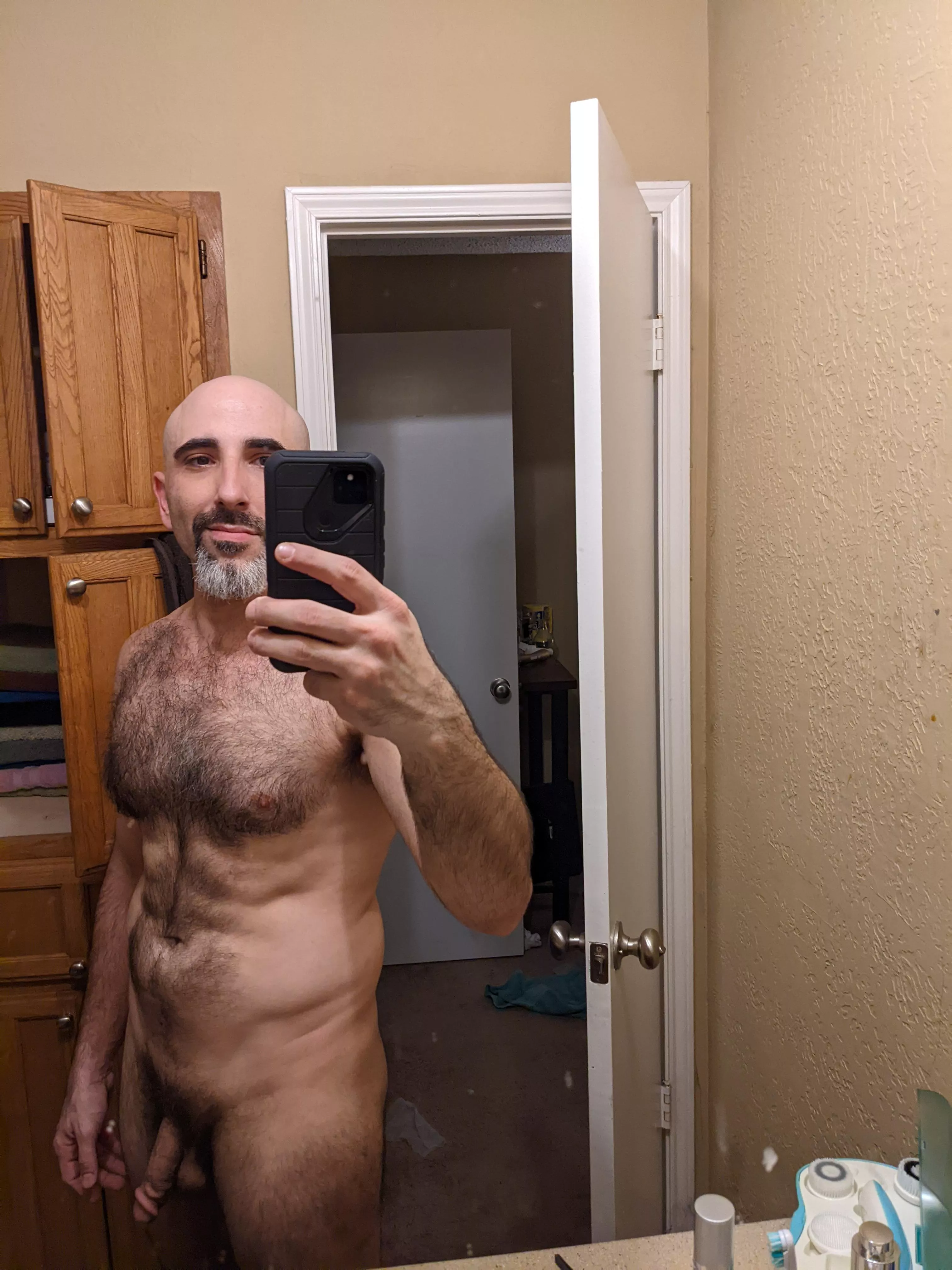 Quick pic before work this morning. Lookin mighty fuzzy😁 posted by Standard-Camel-658