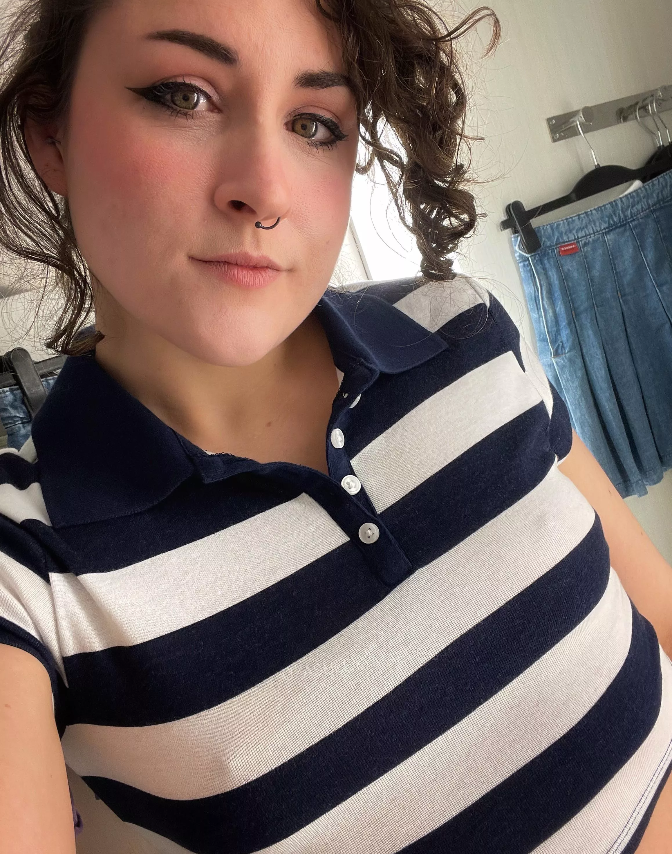 Quick selfie on my day off! I hope your day is going amazingly ✨ posted by ashleyymaeve