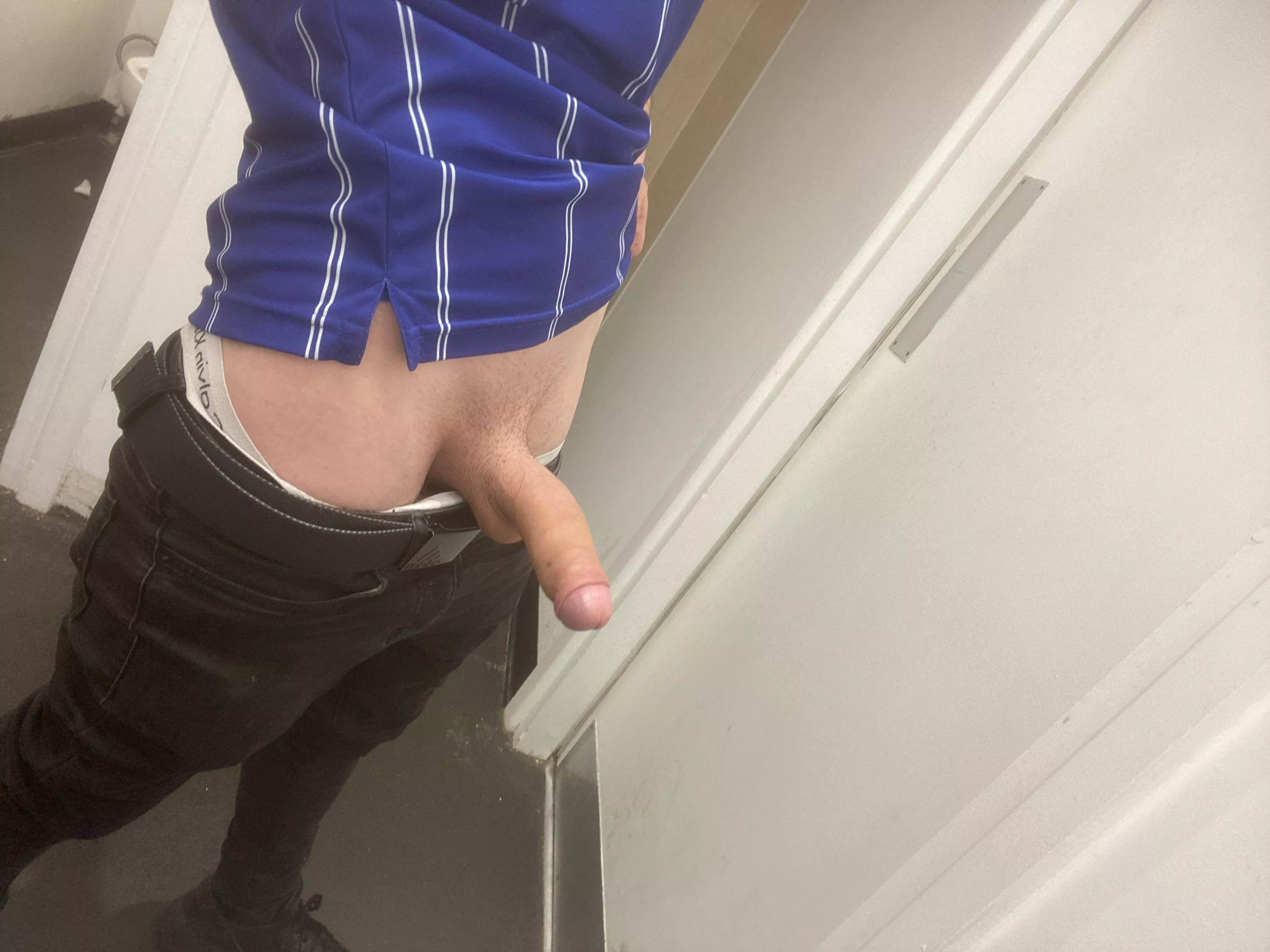 Quickie at works toilet? posted by kylemackness2000