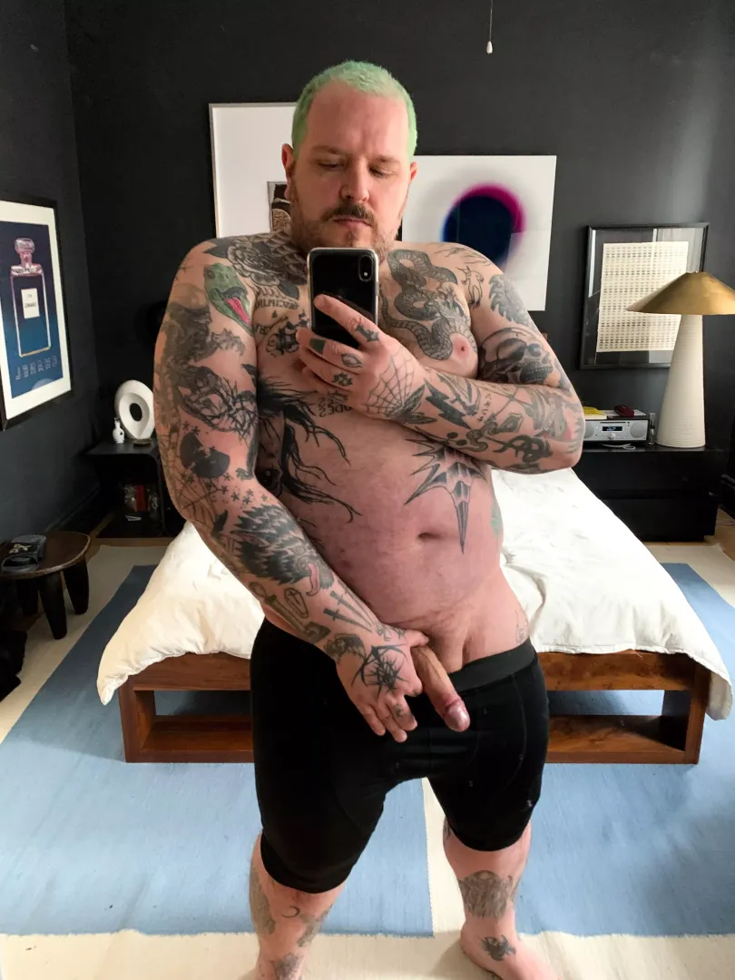 Rain makes me so horny 🥵 posted by vampirepapi666
