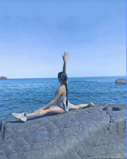 Raise your glass 🤚🏻 by halo9998