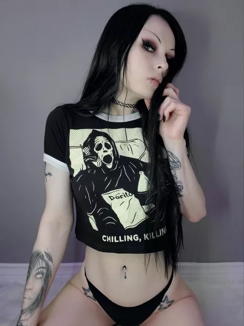 Raised from the dead 🪦 by xmissxlilith