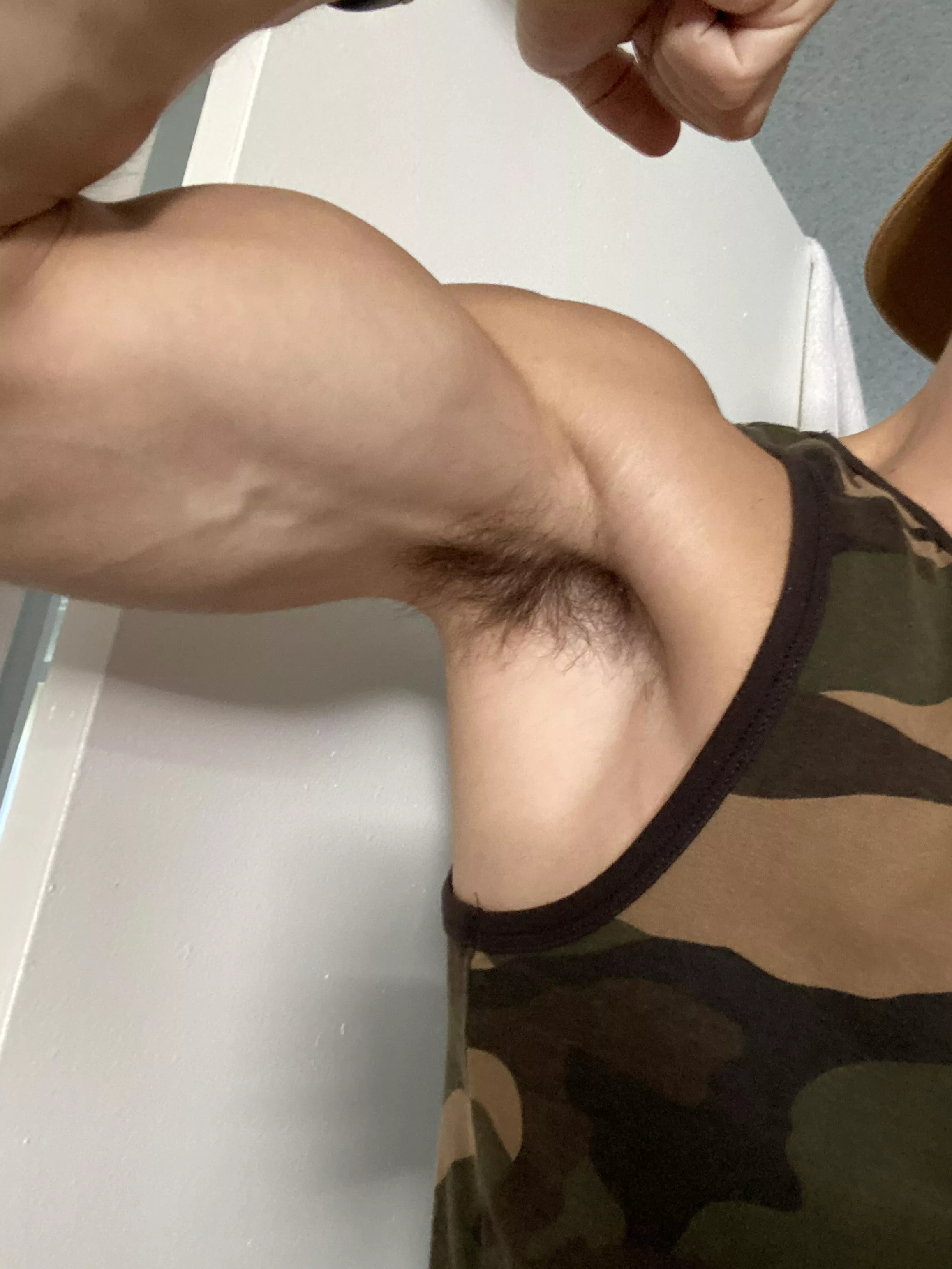 Rank post-gym pit 💪🏽🐽 posted by Bootylicious95