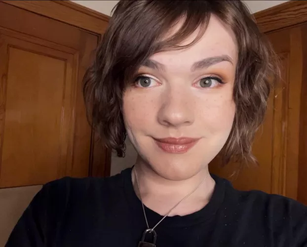 Rare pic of me smiling c: by DaniNebula